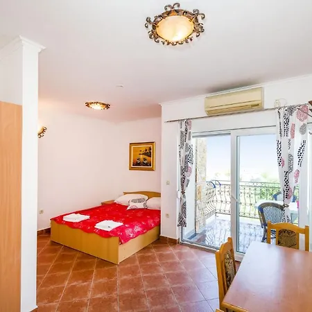 Bozana Apartment *